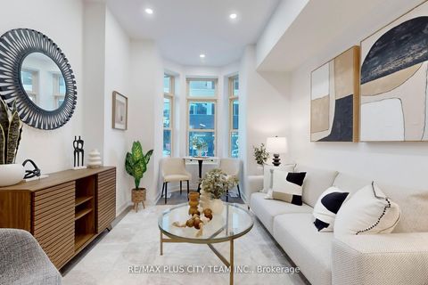 Photo 2 at 118 Peter Street, Waterfront Communities C1, Toronto