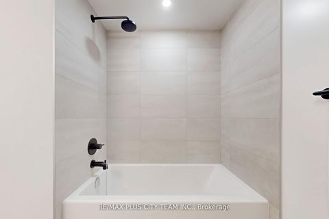 Photo 23 at 118 Peter Street, Waterfront Communities C1, Toronto