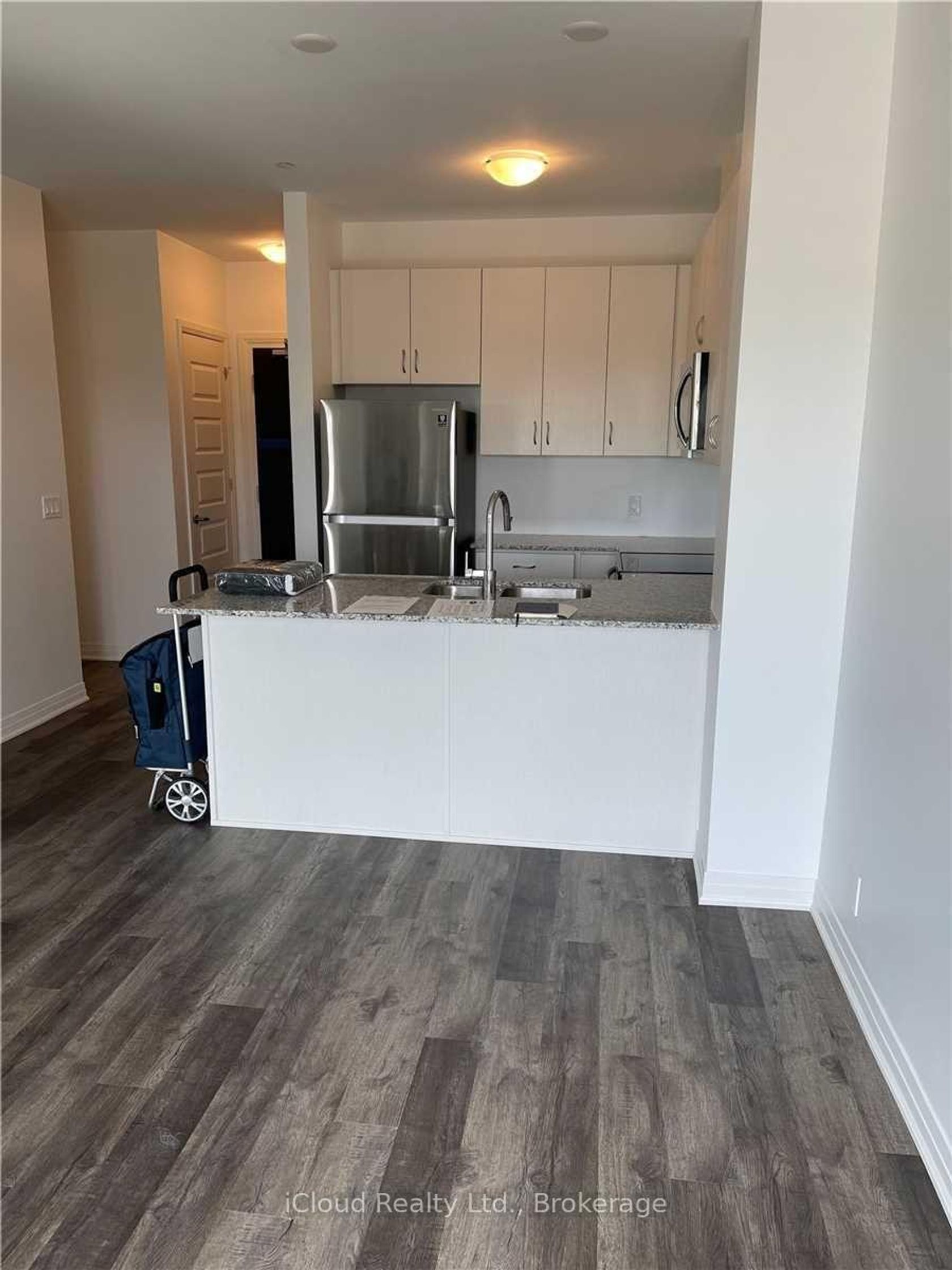 320 - 102 Grovewood Common Drive, GO Glenorchy, Oakville 