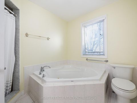 Photo 11 at 11 Knollside Drive, Mill Pond, Richmond Hill