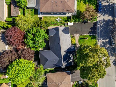 Photo 25 at 11 Knollside Drive, Mill Pond, Richmond Hill