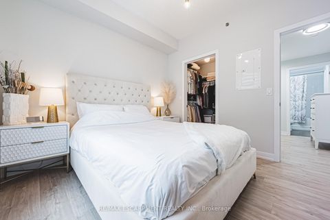 Photo 13 at 329 - 2486 Old Bronte Road, WT West Oak Trails, Oakville