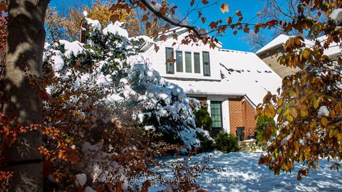 Photo 1 at 44 Robin Hood Road, Humber Valley, Toronto