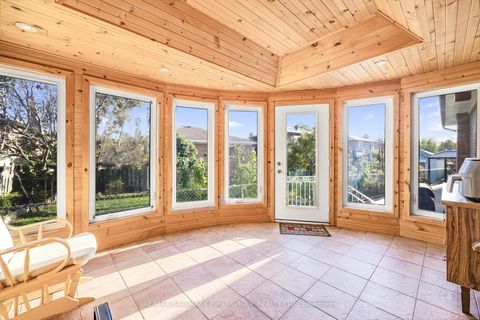 Photo 11 at 154 Fairglen Avenue, L'Amoreaux, Toronto