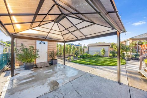 Photo 32 at 154 Fairglen Avenue, L'Amoreaux, Toronto