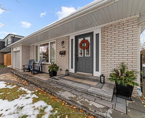 Photo 2 at 437 Withnell Crescent, WO West, Oakville