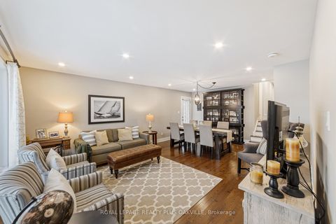 Photo 4 at 437 Withnell Crescent, WO West, Oakville