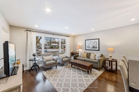 Photo 6 at 437 Withnell Crescent, WO West, Oakville