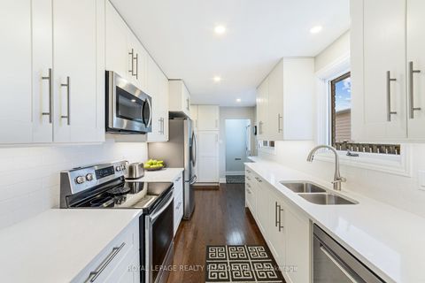 Photo 10 at 437 Withnell Crescent, WO West, Oakville