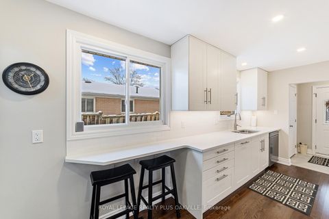 Photo 11 at 437 Withnell Crescent, WO West, Oakville