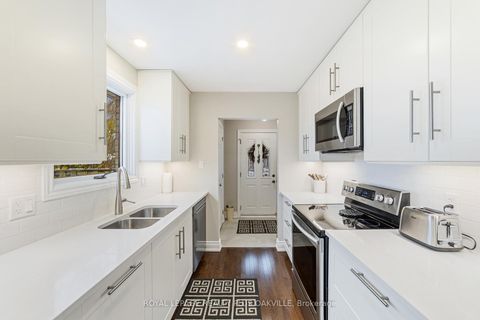 Photo 12 at 437 Withnell Crescent, WO West, Oakville