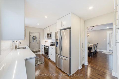 Photo 13 at 437 Withnell Crescent, WO West, Oakville