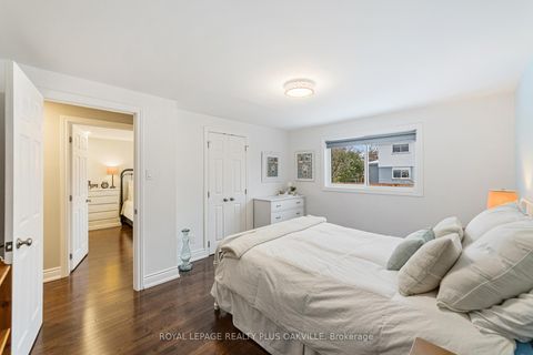 Photo 18 at 437 Withnell Crescent, WO West, Oakville