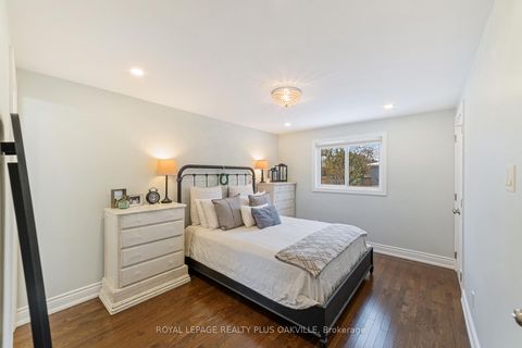 Photo 20 at 437 Withnell Crescent, WO West, Oakville