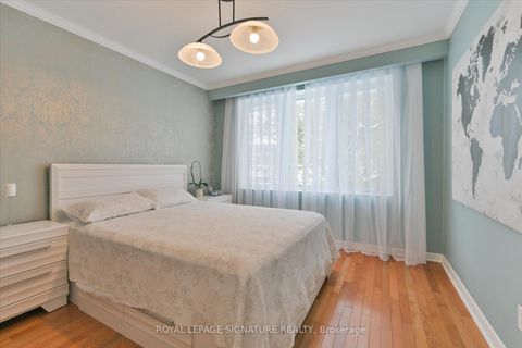 Photo 11 at 362 Silverthorn Avenue, Eglinton West, Toronto