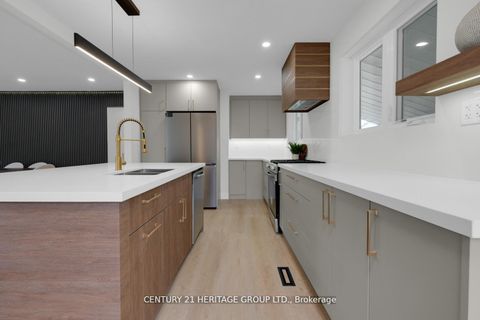 Photo 13 at 43 Howell Square, Malvern, Toronto