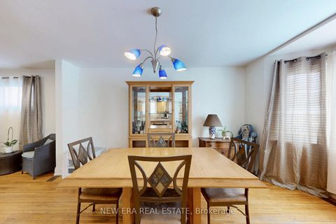Photo 13 at 80 Renfield Street, Amesbury, Toronto