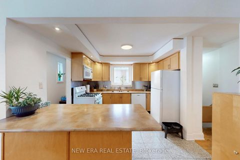 Photo 16 at 80 Renfield Street, Amesbury, Toronto