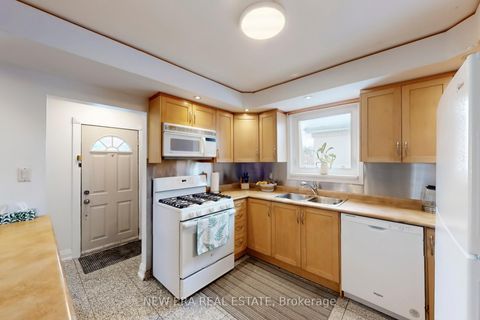 Photo 17 at 80 Renfield Street, Amesbury, Toronto