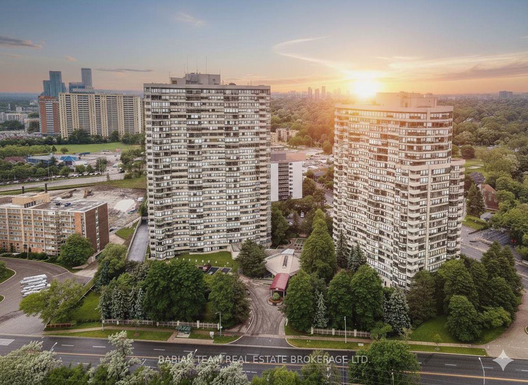 1601 - 1300 Islington Avenue, City Centre West, Toronto 