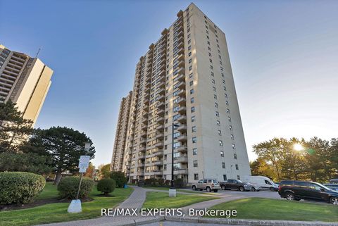 Photo 2 at 1013 - 390 Dixon Road, The Westway, Toronto