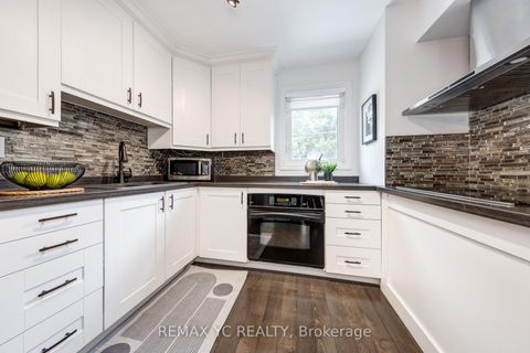 Photo 7 at 242 Milan Street, Moss Park, Toronto