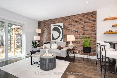 Photo 14 at 242 Milan Street, Moss Park, Toronto