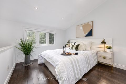 Photo 24 at 242 Milan Street, Moss Park, Toronto