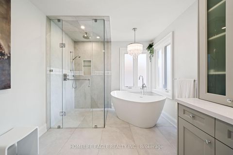 Photo 16 at 31 Modesto Gardens, Islington Woods, Vaughan