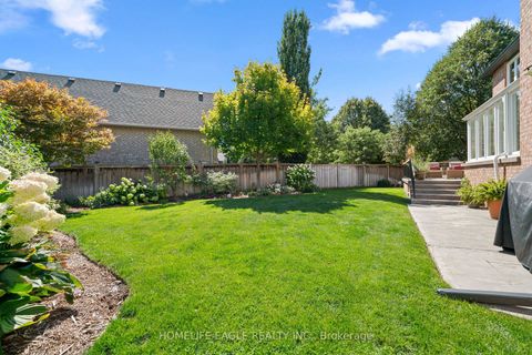 Photo 33 at 31 Modesto Gardens, Islington Woods, Vaughan