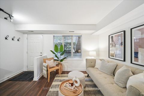 Photo 3 at 73 - 208 Niagara Street, Niagara, Toronto