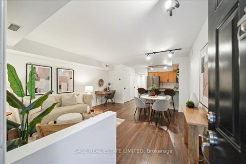 Photo 8 at 73 - 208 Niagara Street, Niagara, Toronto