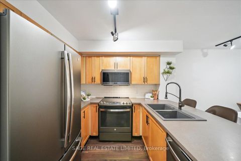 Photo 10 at 73 - 208 Niagara Street, Niagara, Toronto