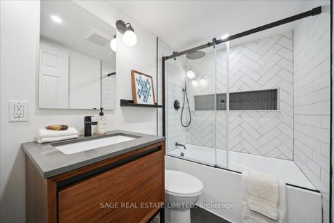 Photo 20 at 73 - 208 Niagara Street, Niagara, Toronto