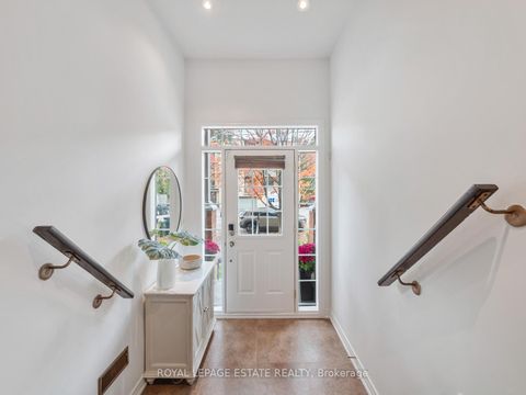 Photo 3 at 40 Bell Manor Drive, Queensway, Toronto