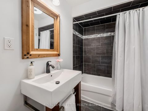 Photo 23 at 40 Bell Manor Drive, Queensway, Toronto