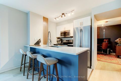 Photo 9 at 1010 - 397 Front Street W, Waterfront Communities C1, Toronto