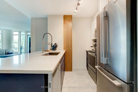 Photo 10 at 1010 - 397 Front Street W, Waterfront Communities C1, Toronto