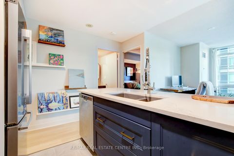 Photo 13 at 1010 - 397 Front Street W, Waterfront Communities C1, Toronto