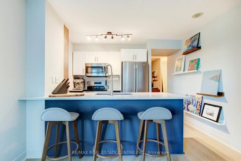 Photo 15 at 1010 - 397 Front Street W, Waterfront Communities C1, Toronto