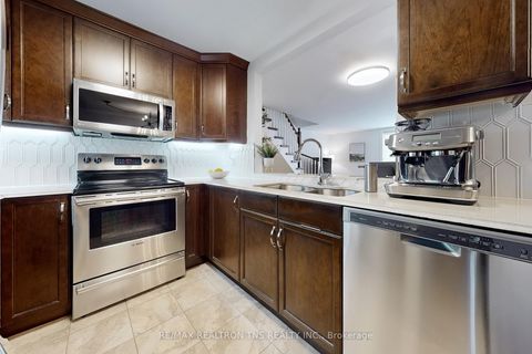 Photo 11 at C11 - 108 Finch Avenue W, Newtonbrook West, Toronto