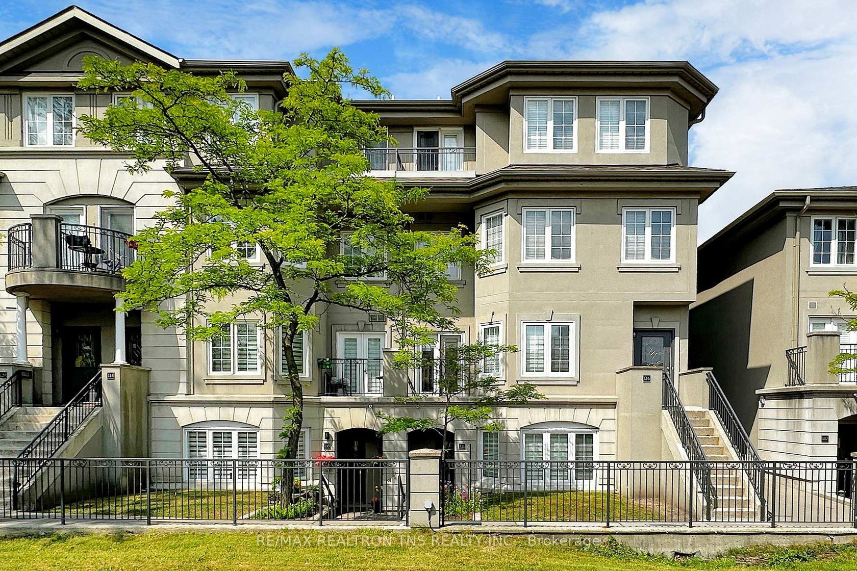 C11 - 108 Finch Avenue W, Newtonbrook West, Toronto 