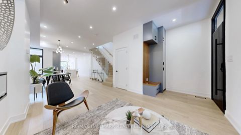 Photo 3 at 122 Crawford Street, Bellwoods, Toronto