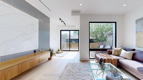 Photo 9 at 122 Crawford Street, Bellwoods, Toronto