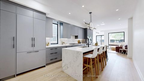 Photo 11 at 122 Crawford Street, Bellwoods, Toronto