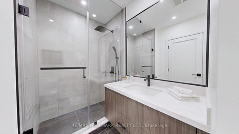 Photo 16 at 122 Crawford Street, Bellwoods, Toronto