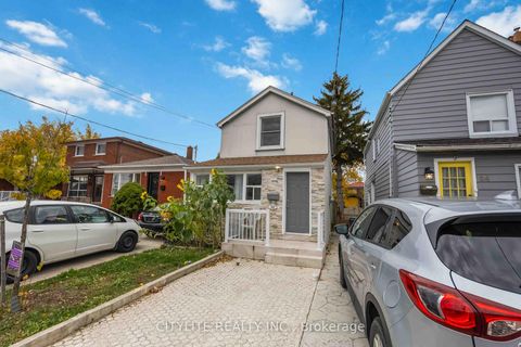 Photo 1 at 32 South Edgely Avenue, Cliffside, Toronto