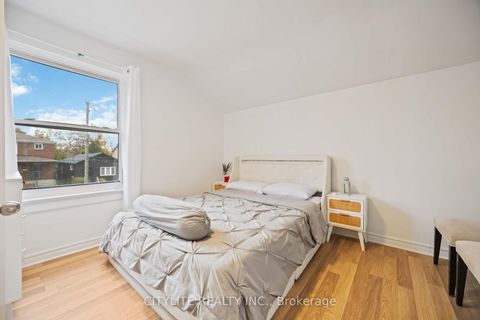 Photo 10 at 32 South Edgely Avenue, Cliffside, Toronto