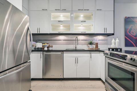 Photo 6 at 904 - 393 King Street W, Waterfront Communities C1, Toronto