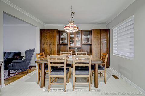 Photo 11 at 19 Martini Drive, Amesbury, Toronto